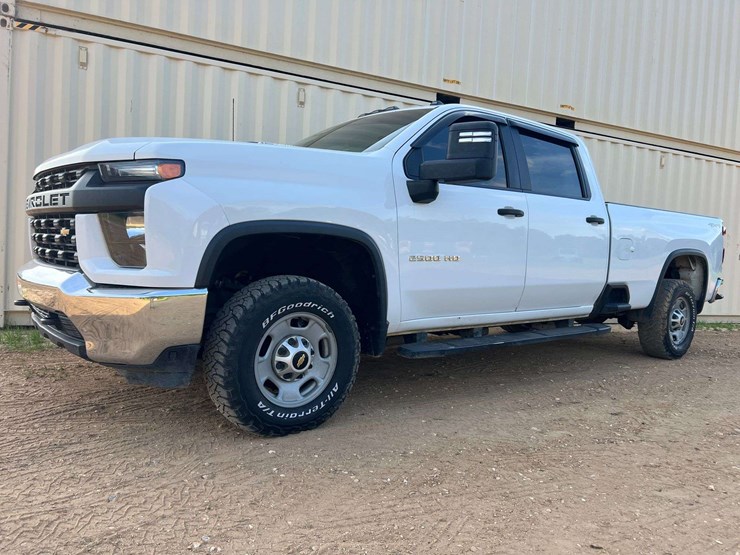2021-chevrolet-silverado-2500-image-1