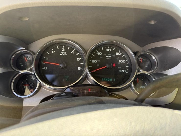 2012-gmc-2500hd-image-15