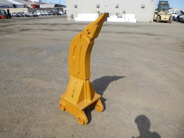 caterpillar-320-image-2