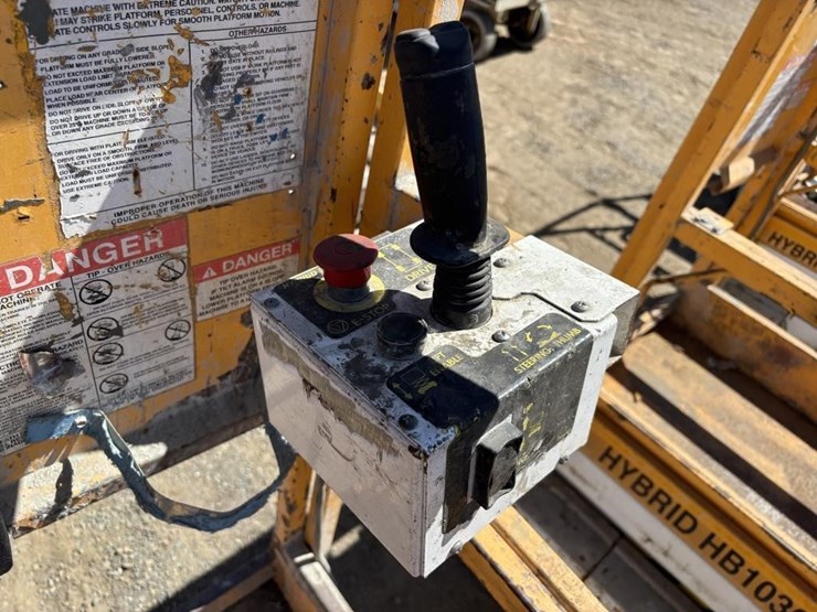2005-custom-equipment-hb1030-image-5