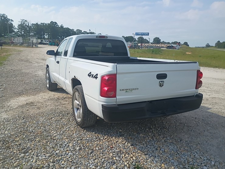 2005-dodge-dakota-image-5