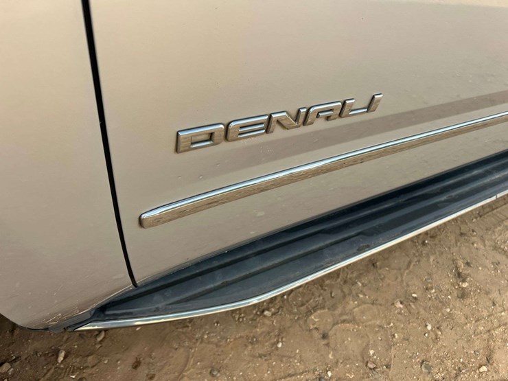 2016-gmc-yukon-denali-image-11