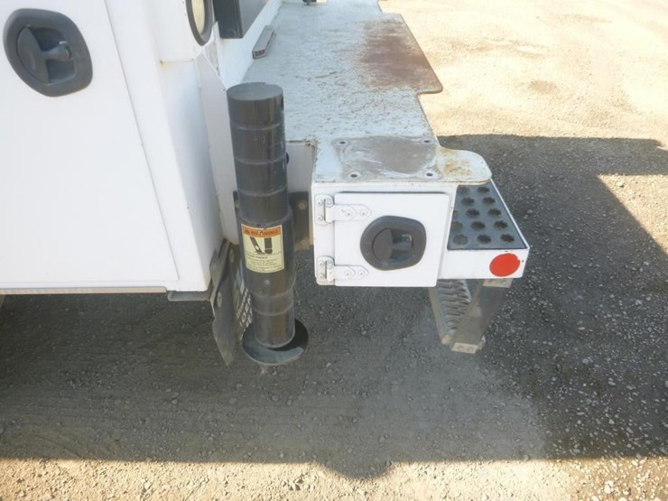 2016-ford-f550-image-26