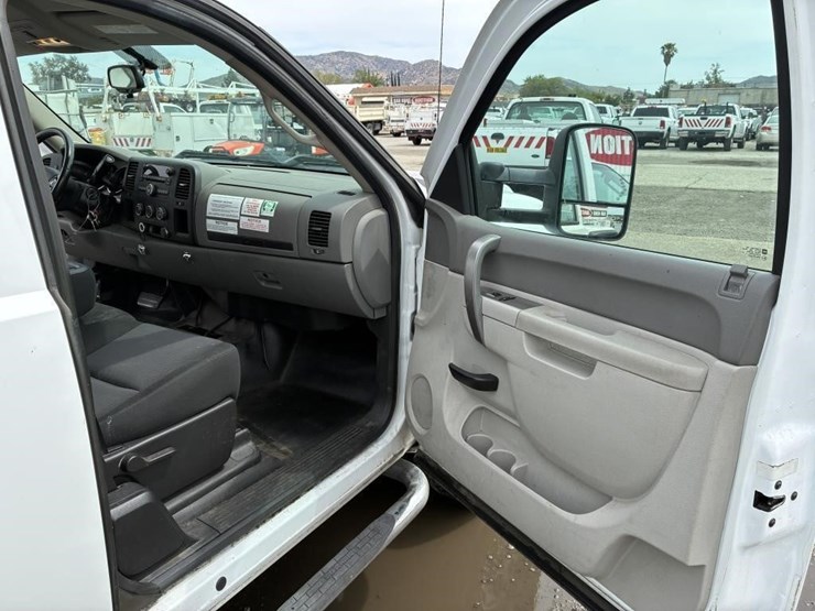 2012-gmc-2500hd-image-12