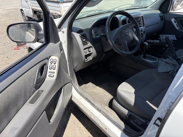 2006-ford-escape-hybrid-image-13