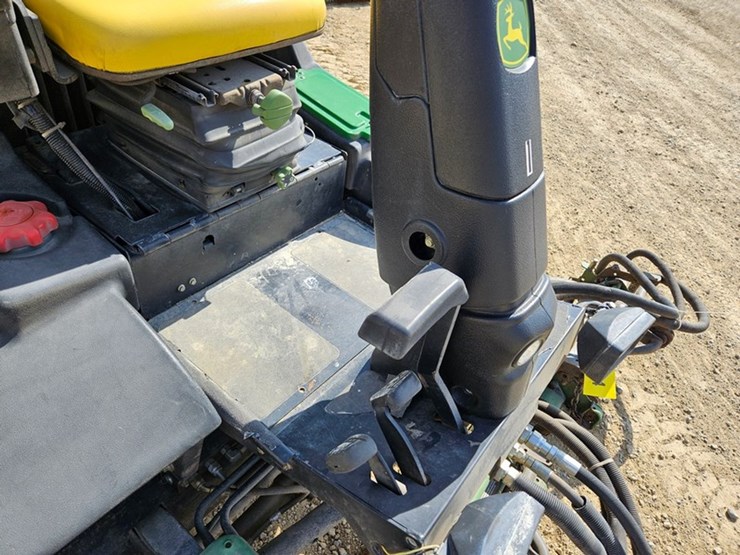 john-deere-3225c-image-22