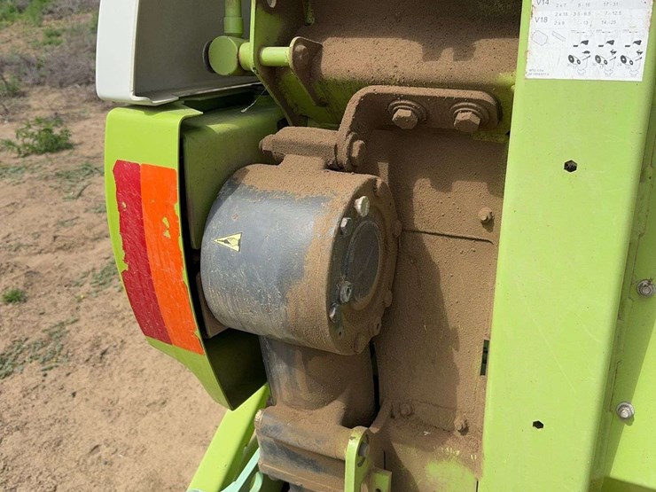 2014-claas-380-image-14