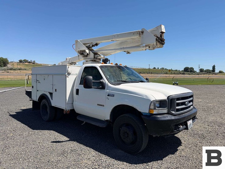 2004-ford-f550-image-7