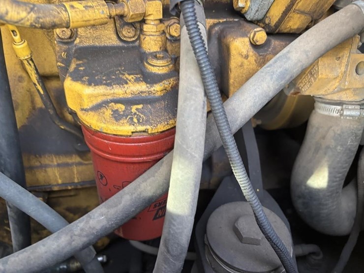 2005-deere-624j-image-49
