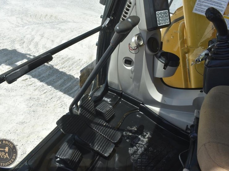 2014-kobelco-sk260sr-lc-3-image-59