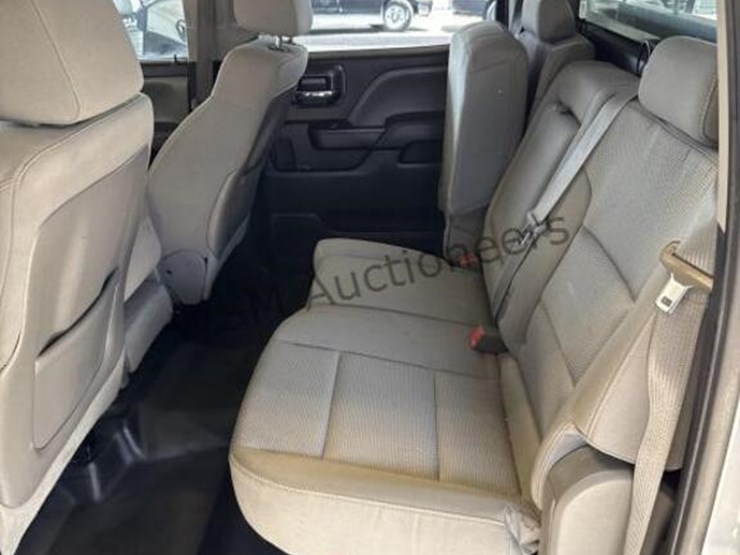 2015-chevrolet-silverado-1500-image-26