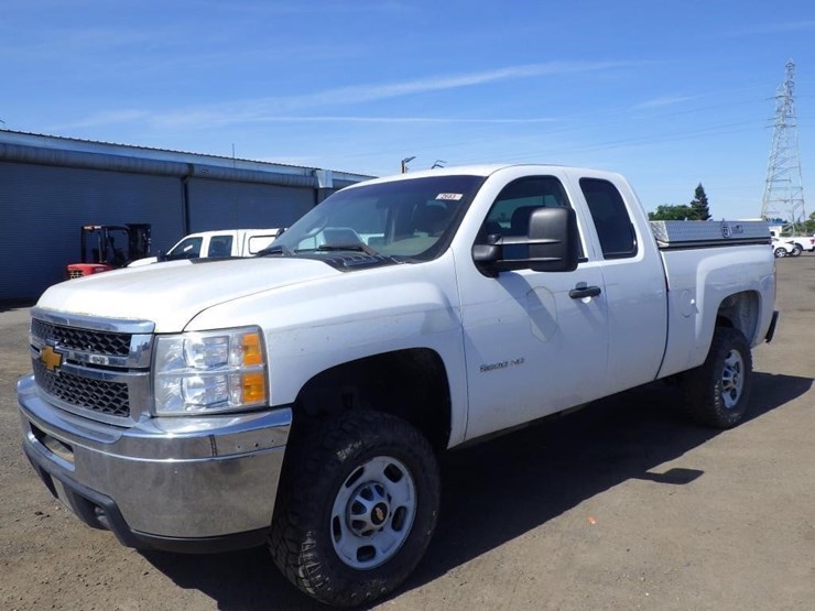 2013-chevrolet-2500hd-image-1