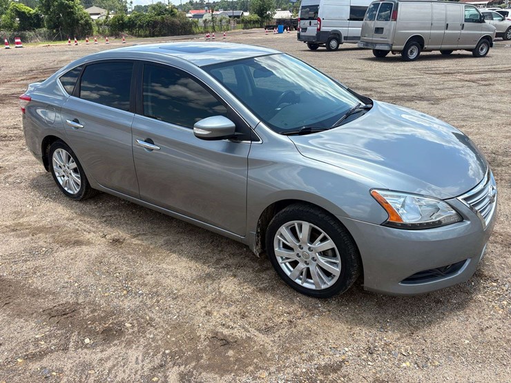 2013-nissan-sentra-4-door-sedan-(163,899-miles)-image-4