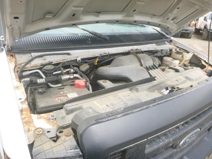 2011-ford-e350-image-21