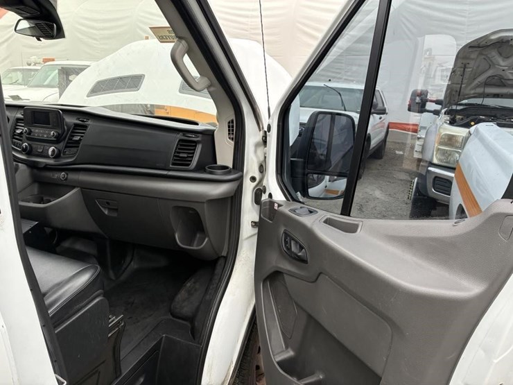 2020-ford-transit-image-13