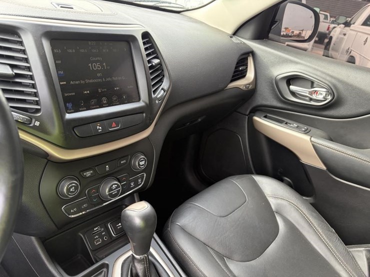 2018-jeep-cherokee-image-16