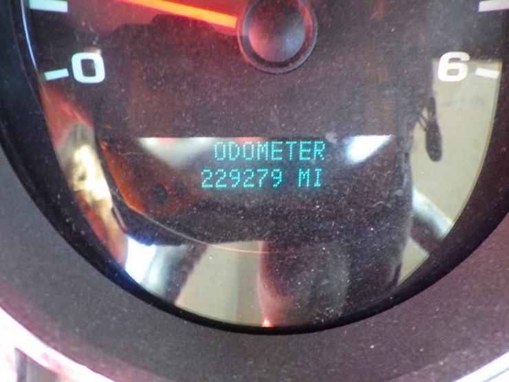 2014-chevrolet-2500-image-14