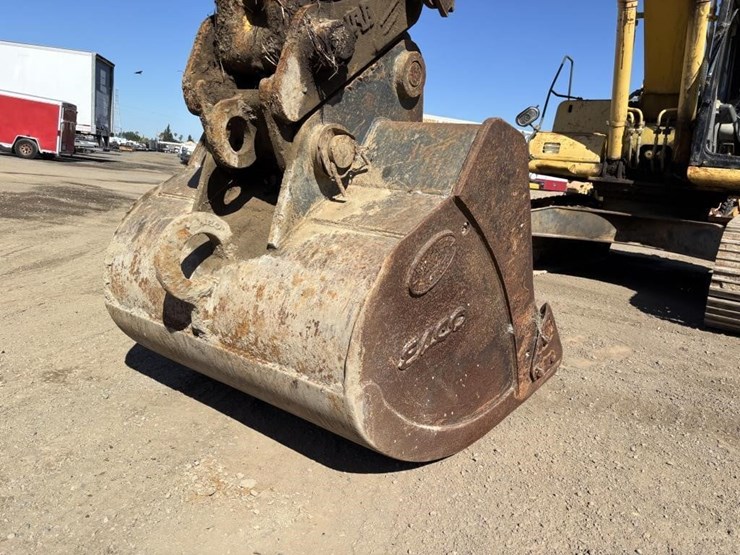 komatsu-pc200-l-image-10