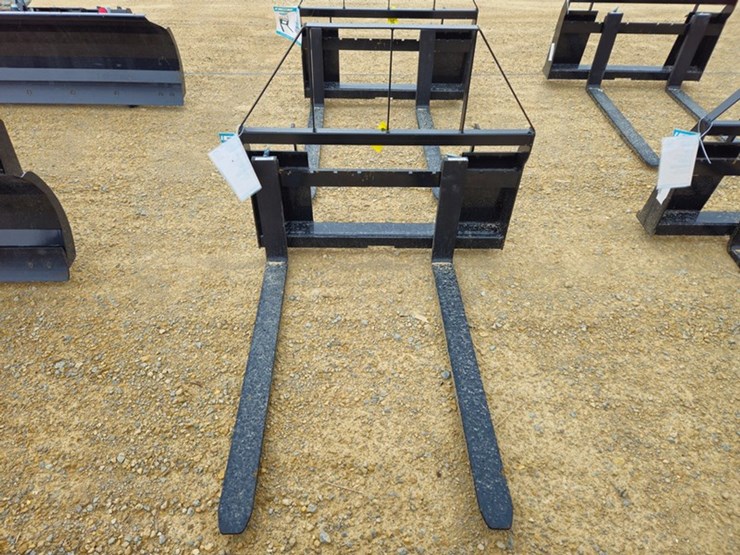 #5135-•-2026-mower-king-sa-48"-pallet-fork-image-8