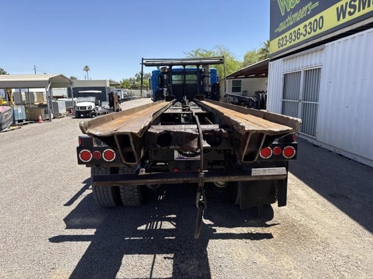 1995-peterbilt-320-image-8