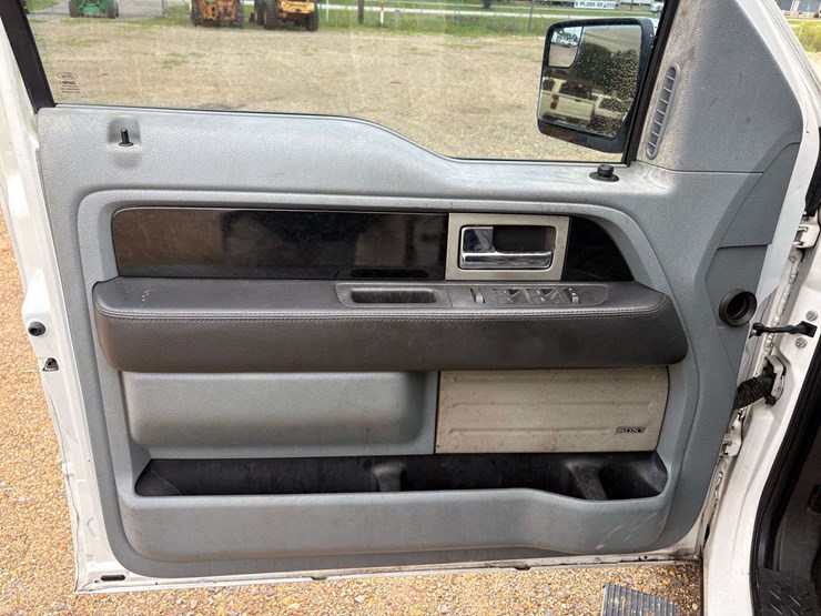 2012-ford-f150-platinum-image-11