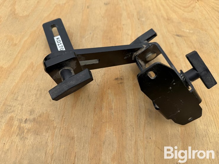 john-deere-display-mounting-bracket-image-5