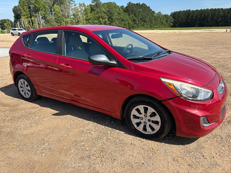 2017-hyundai-accent-4-door-hatchback-(116,839-miles)-image-4