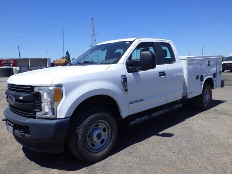 2017-ford-f350-image-1