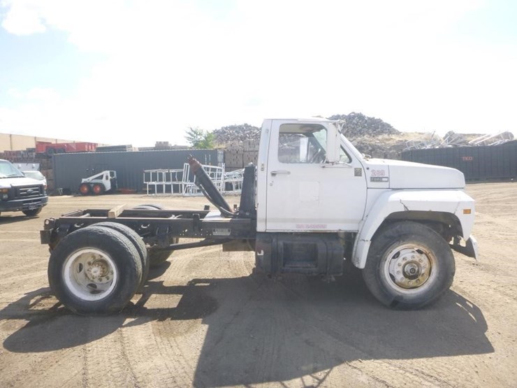 2009-ford-f800-image-7