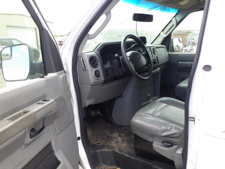 2012-ford-cargo-image-5