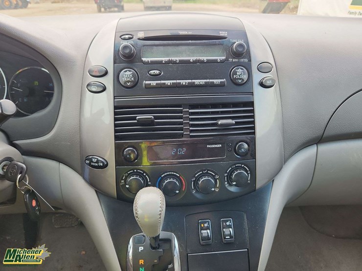 2007-toyota-sienna-le-image-22