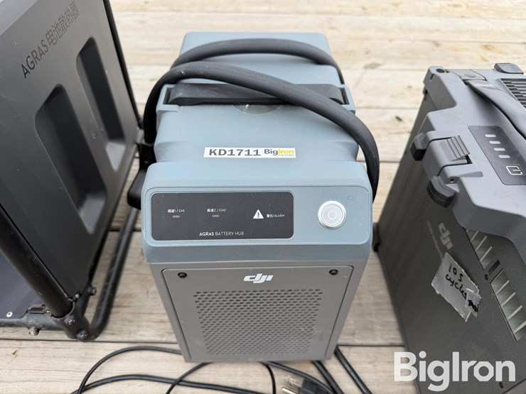 dji-agras-t40-drone-charging-equipment-image-13
