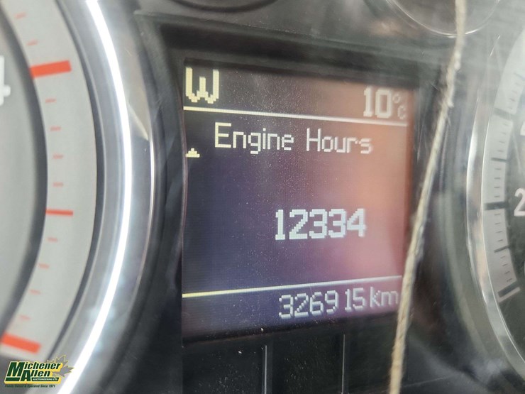 2011-dodge-3500-image-16