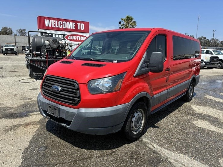 2017-ford-transit-image-1
