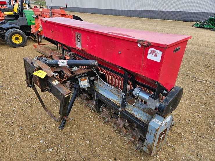 #5067-•-gandy-aera-vator-3pt-spike-seeder-image-1