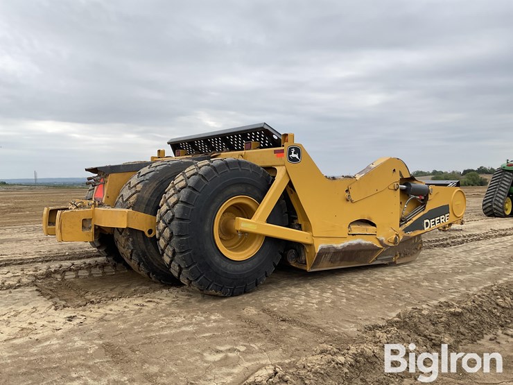 2020-deere-2412e-image-5
