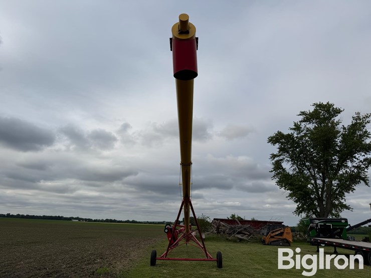 westfield-mkx-10-63-swing-away-hopper-grain-auger-image-6