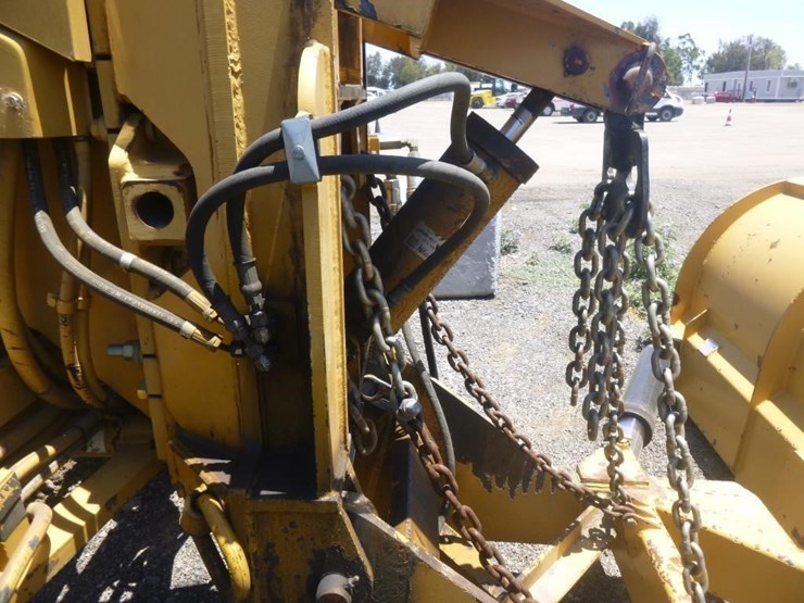 caterpillar-143h-image-37