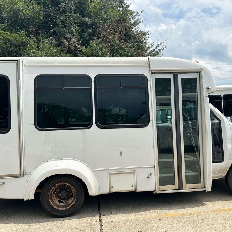 2018 FORD E350