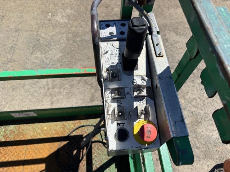 2018-skyjack-sj6826rt-image-7