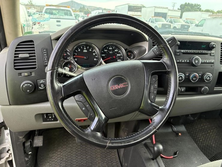 2012-gmc-3500hd-image-13