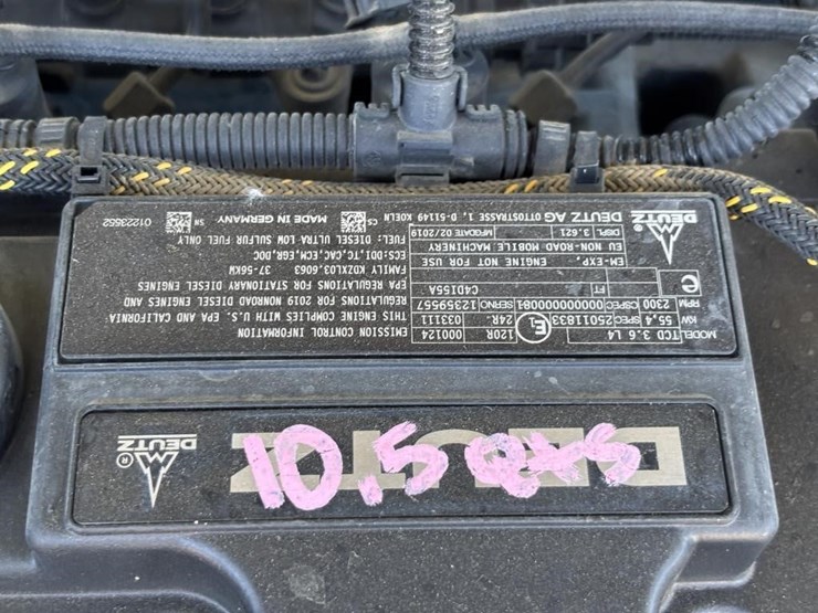 2019-genie-gth844-image-65