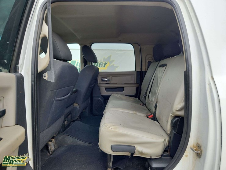 2011-dodge-3500-image-9