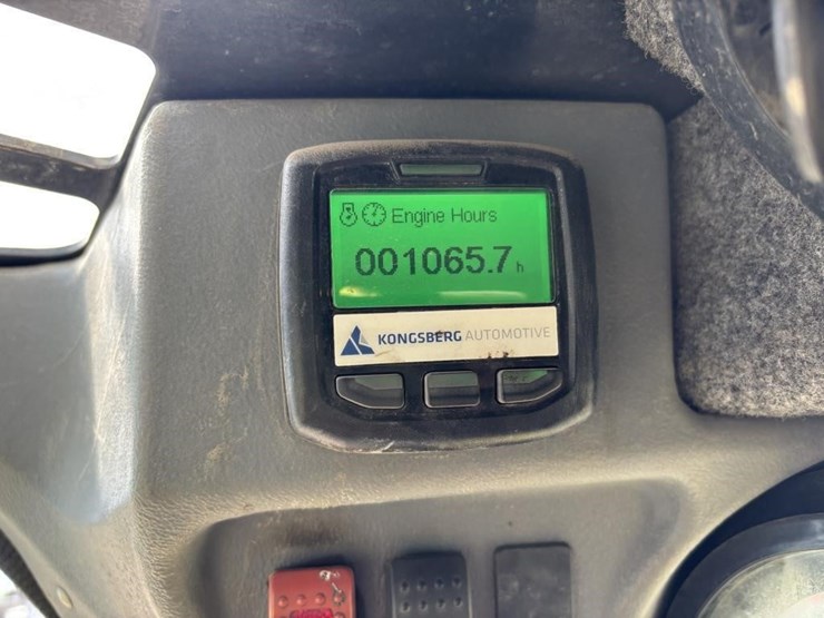 2018-yanmar-s220r-image-34