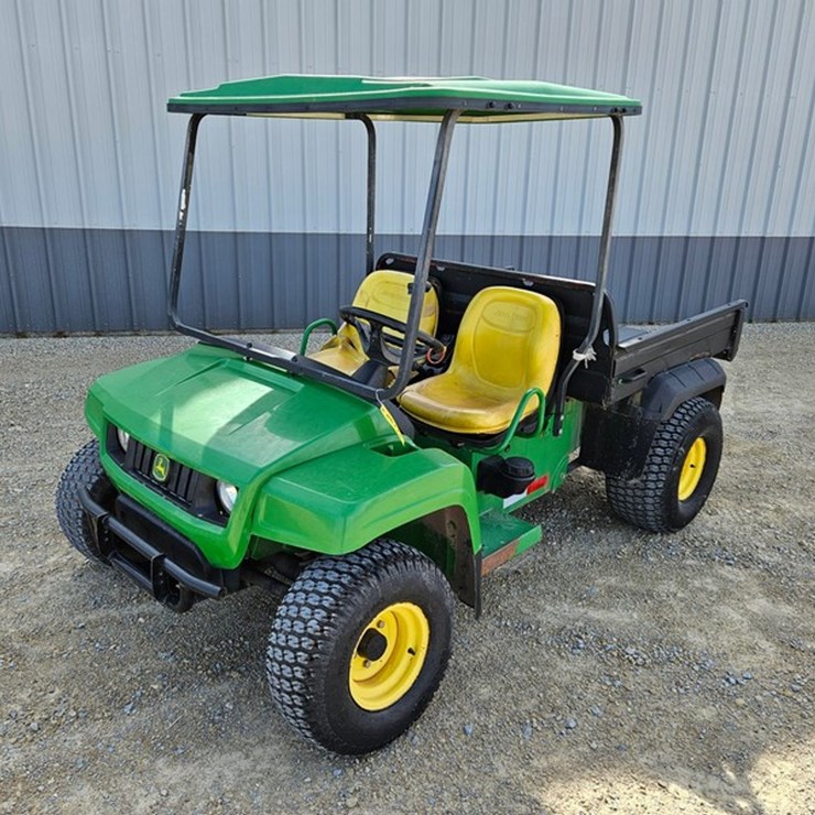 JOHN DEERE GATOR