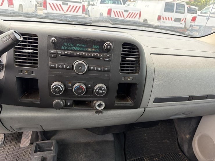 2012-gmc-2500hd-image-16