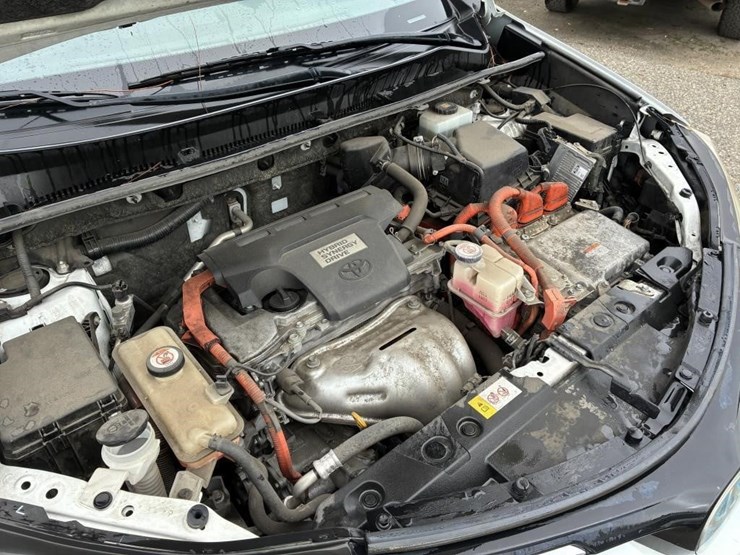 2018-toyota-rav4-image-8