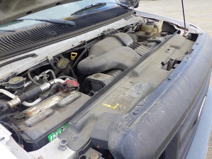 2012-ford-cargo-image-11