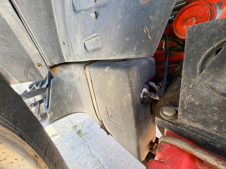 2000-new-holland-ts100-image-104