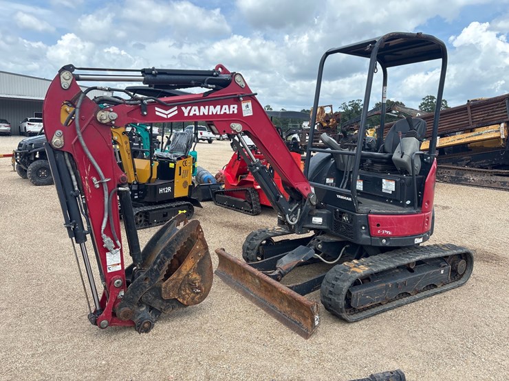 yanmar-vio25-6a-image-2